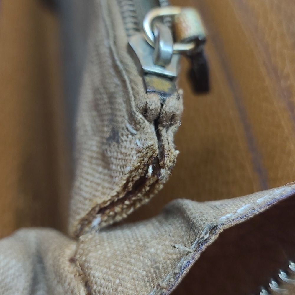 Authentic Fendi Wallet - Picture 10 of 11
